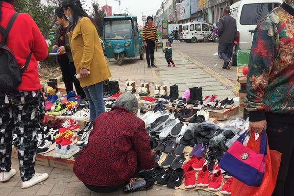 现在地摊卖什么最好卖？这六种市场非常畅销