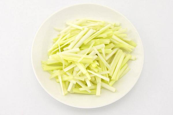 大蒜和韭黄的区别